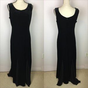 Social Circles Maxi Dress Gown Size 8 Womans Black Velvet Sleeveless Stretch